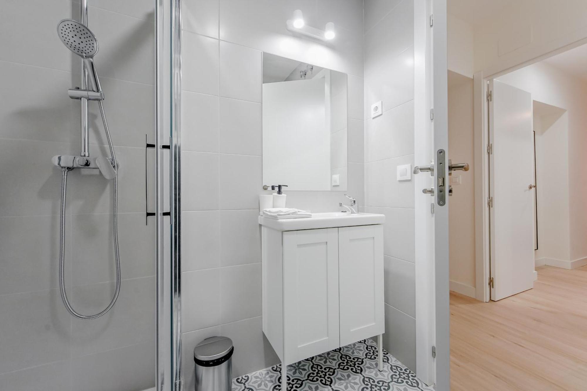 Modern Apt Para 6Pax En La Plaza De Tirso-Centro E1 Madri Exterior foto